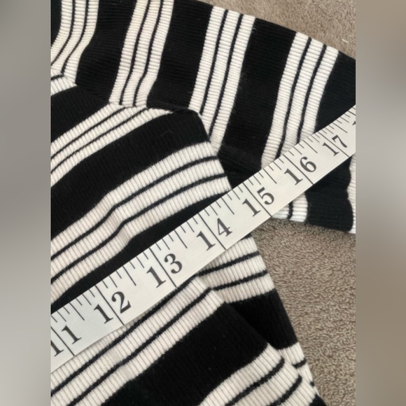 Forever 21 Striped Cotton Top (M) - Picture 4 of 9